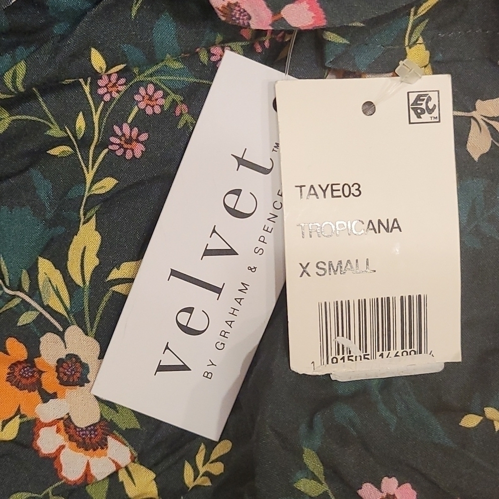 NWT VELVET BY GRAHAM & SPENCER Off the Shoulder Mini Floral Dress XS - Picture 3 of 5
